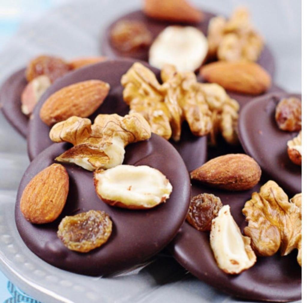 HAMPERZ ZONE(DRY FRUITS & NUTS)